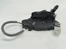замок двери Mercedes A200