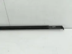 молдинг стекла Mercedes A200