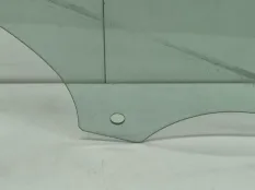 Стекло двери Mercedes A200