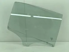 Стекло двери Mercedes A200