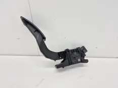 педаль газа Mercedes A200