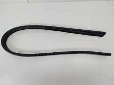 Уплотнитель капота Mercedes A200