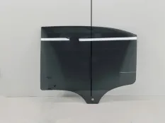 Стекло двери Mercedes A180