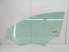 Стекло двери Mercedes A180