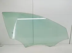 Стекло двери Mercedes A200
