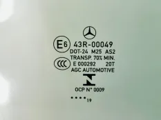 Стекло двери Mercedes A200
