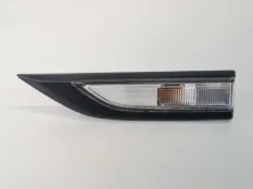 Повторитель в крыле Volkswagen Transporter