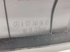 Обшивка крышки багажника Mercedes A200