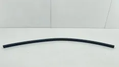 Уплотнитель капота Mercedes A200