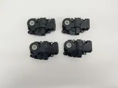 Моторчик заслонки отопителя Mercedes A180