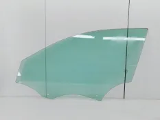 Стекло двери Mercedes A180