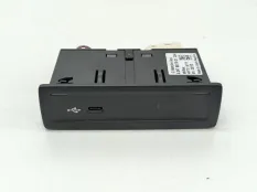 Разъем USB Mercedes A180