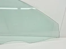 Стекло двери Mercedes CLA