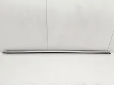 молдинг стекла Mercedes A180