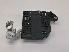 Клемма аккумулятора Mercedes A180
