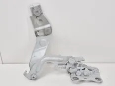 петля капота Mercedes CLA