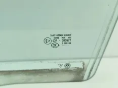 Стекло двери Volkswagen Touareg 2
