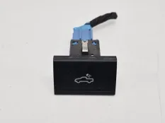 Кнопка освещении багажника Volkswagen Amarok