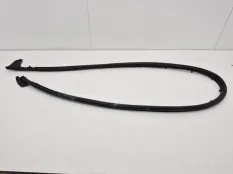 Уплотнитель двери Volkswagen Amarok