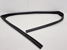 Уплотнитель двери Volkswagen Amarok