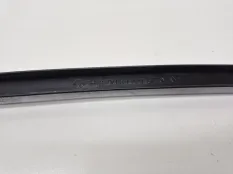 Направляющая стекла Volkswagen Amarok