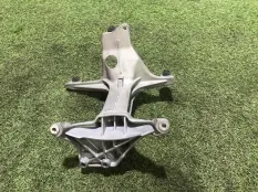 Кронштейн интеркулера Mercedes-Benz E class