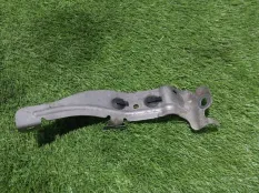 держатель жгута проводов двигателя Audi A6