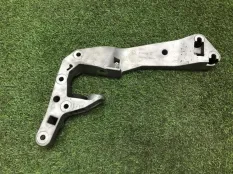 балка под КПП BMW X7