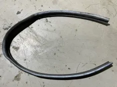 уплотнитель двери Volkswagen Polo
