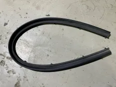 уплотнитель двери Volkswagen Polo