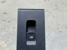 кнопка стеклоподъемника Volkswagen Polo