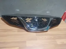 Решетка радиатора Nissan Qashqai OEM3268 J11