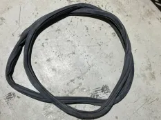 уплотнитель двери Volkswagen Polo