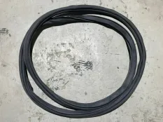 уплотнитель двери Volkswagen Polo