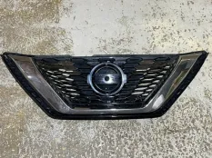 решетка радиатора Nissan Qashqai