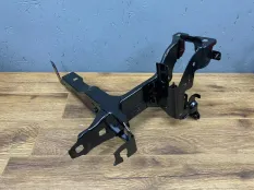 Кронштейн фары BMW M3 51648071631 G80, левый