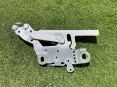 петля капота BMW F30