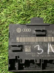 блок управления дверьми Audi A7