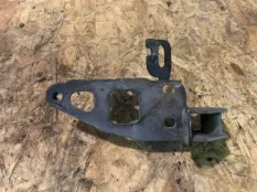 Усилитель подрамника Audi A8