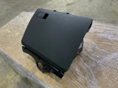 бардачок Volkswagen Passat CC