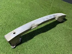 усилитель бампера Audi A6