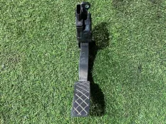 педаль газа Audi A6