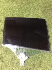 Стекло двери Volkswagen Golf R line