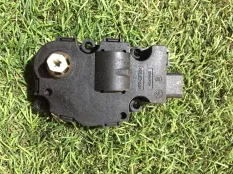 Моторчик заслонки печки Volkswagen Touareg