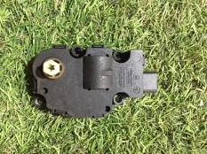 Моторчик заслонки печки Volkswagen Touareg