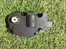 Моторчик заслонки печки Volkswagen Touareg