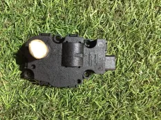 Моторчик заслонки печки Volkswagen Touareg