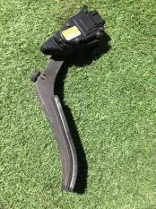 педаль газа Volkswagen Touareg