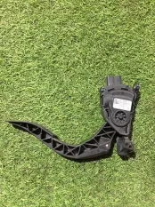 педаль газа Audi A6