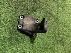 кронштейн двигателя BMW 4